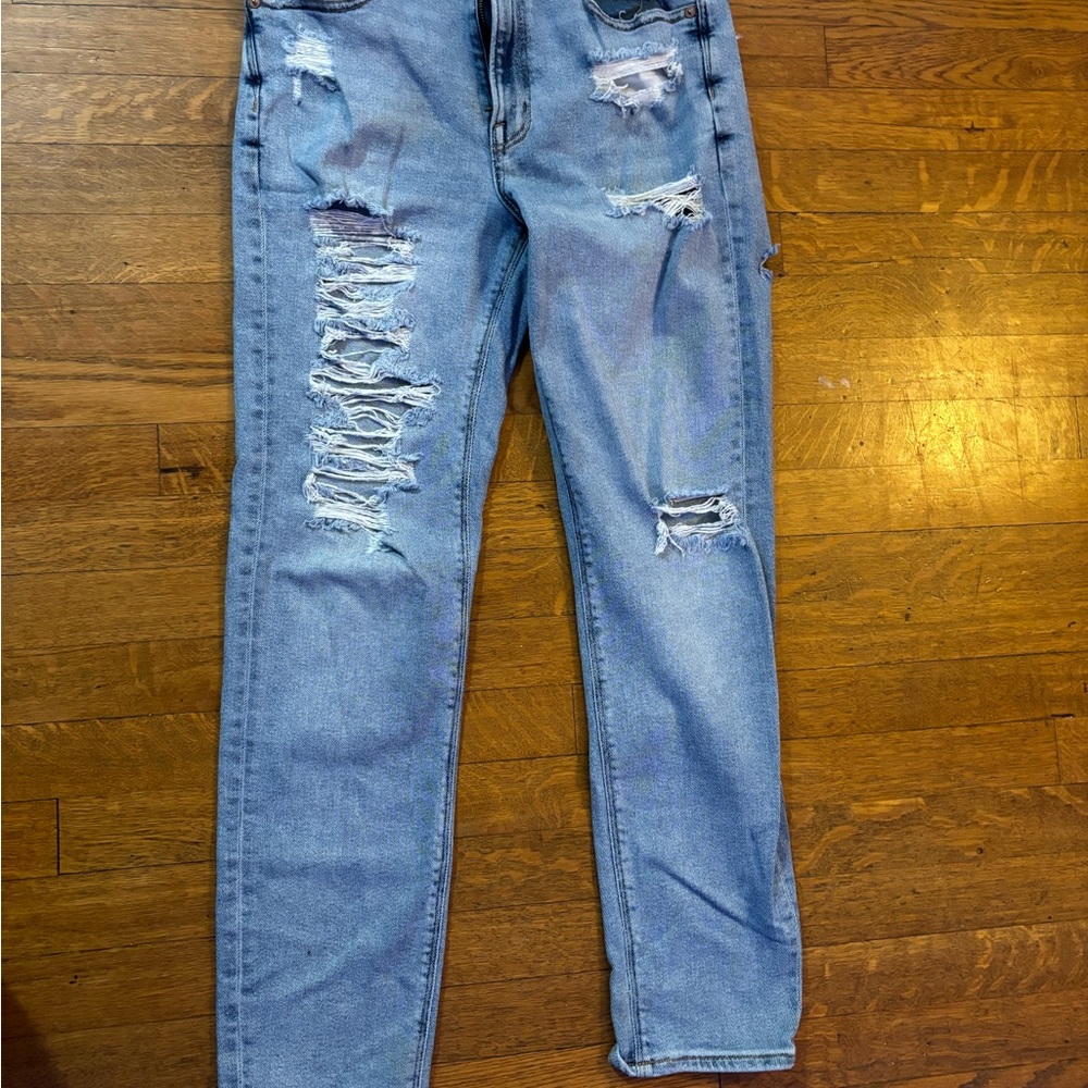 American Eagle Women's Blue Distressed Jeans